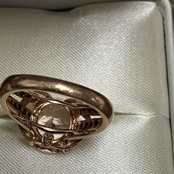 14 kt Rose Gold Morganite Diamond Ring - Picture 13 of 14